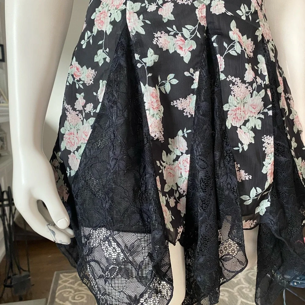 DollsKill | NWT’s Current Mood Y2K Boho floral lace fairy mini dress - Picture 8 of 10